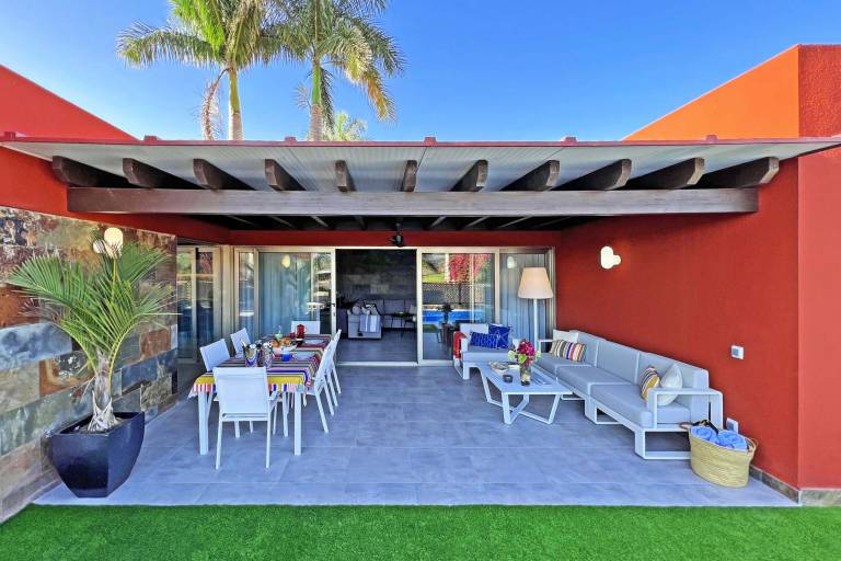 Vacation home with private pool, barbecue & terrace — photo 5