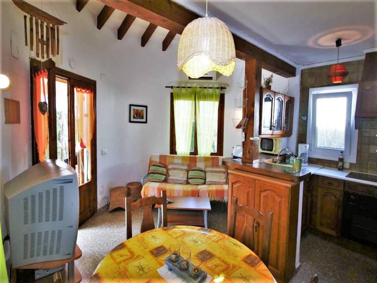 Ample bungalow with pool, terrace & garden | Pets allowed — photo 5