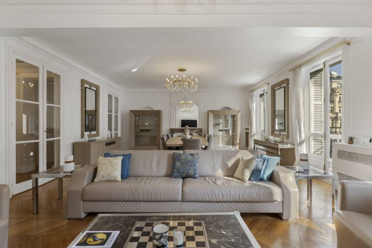 Luxury 5 Bed Residence - Opposite Arc de Triomphe — photo 4