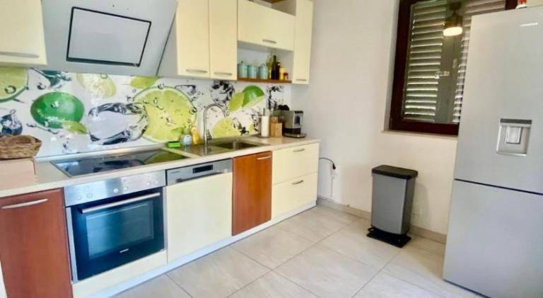 Ample vacation home with hot tub | Beach nearby | Pets are welcome — photo 4