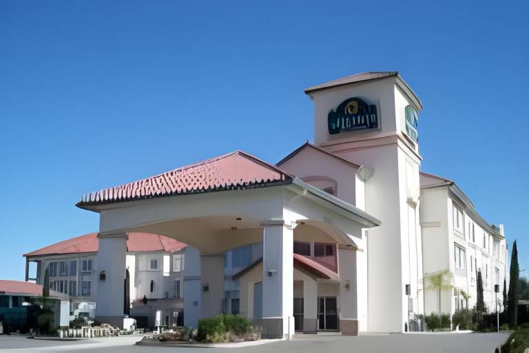 La Quinta Inn & Suites by Wyndham Paso Robles in Paso Robles, CA
