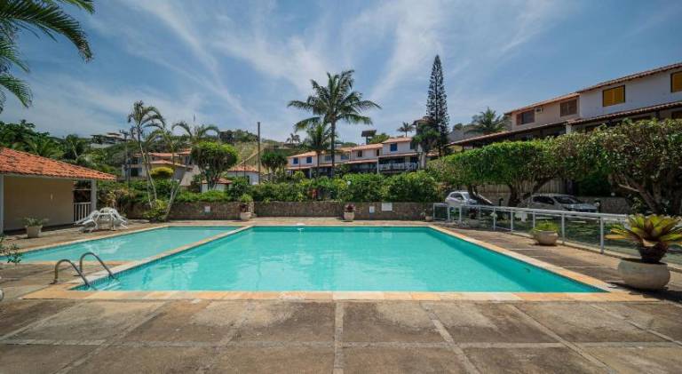 Vacation home with pool — photo 4