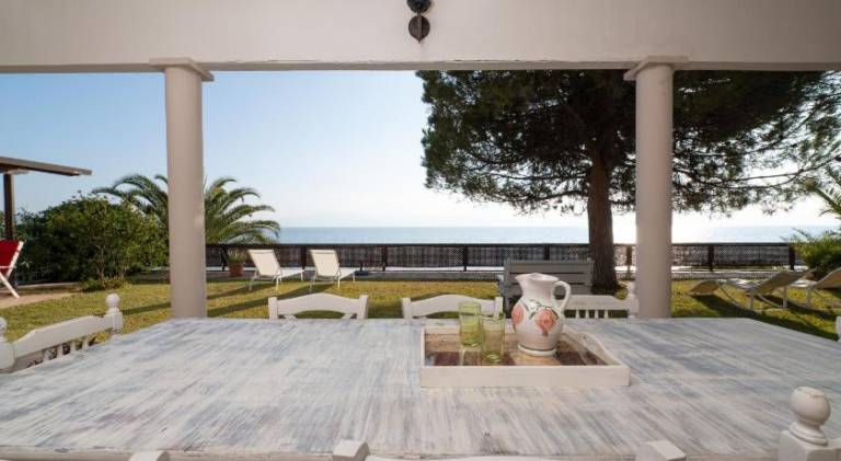 Villa Cortesia Maritima - seaside & private in Eretria