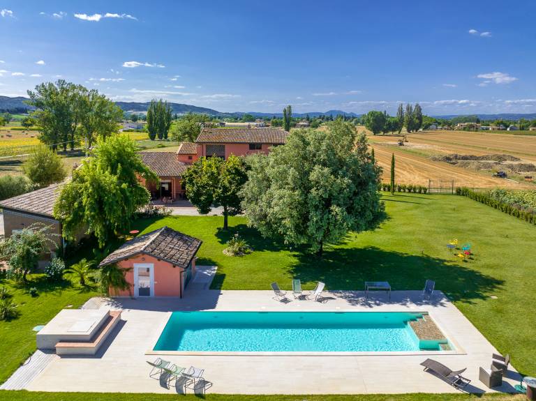 Child-friendly nice farm with garden, private pool & barbecue | Garden view | Dogs allowed — photo 3
