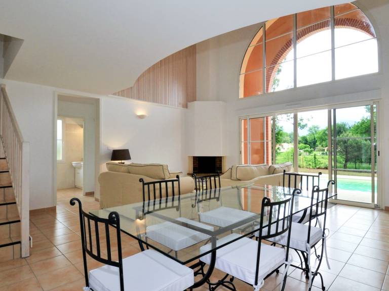 Vacation home with barbecue, terrace & private pool | Pets allowed — photo 2