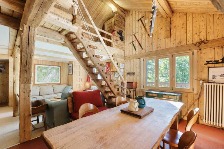 Family-oriented chalet with yard & pool | Mountain view | Dogs allowed — photo 3