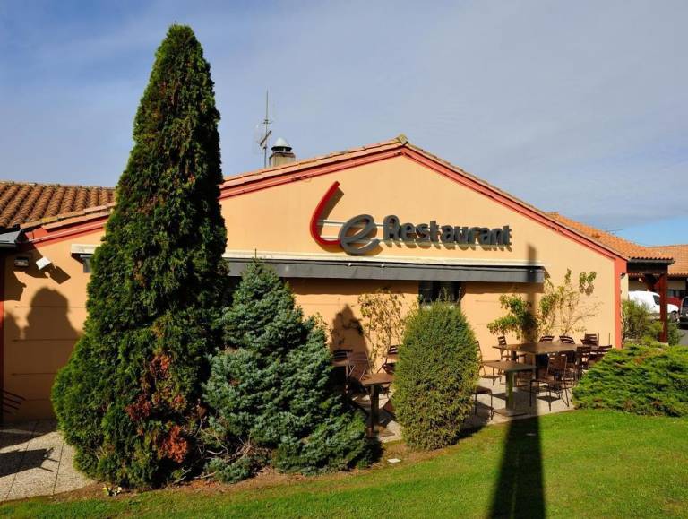 Campanile NATURE - Niort Est La Crèche in Niort