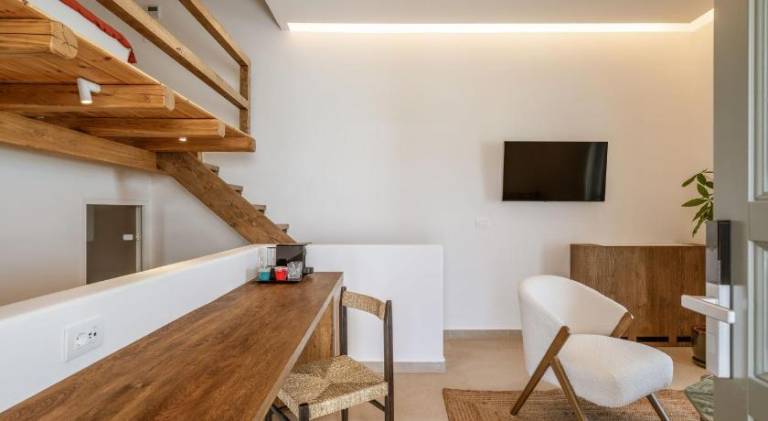 Lovely serviced apartment with garden, terrace & pool | Dogs allowed — photo 5