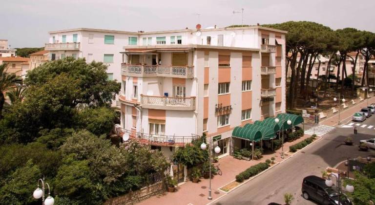Hotel Ausonia in Follonica