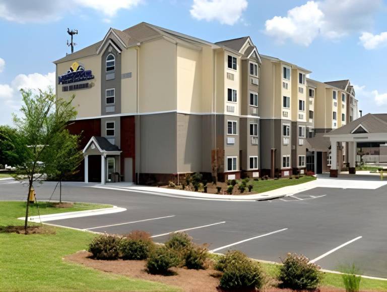 Microtel Inn & Suites by Wyndham Columbus/Near Fort Benning in Columbus, GA
