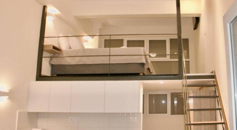 Serviced apartment with patio — photo 3