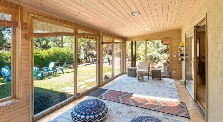 Vacation home with barbecue, yard & hot tub | Perfect for remote work — photo 2
