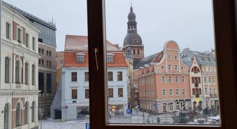 City Inn 2 Bedroom Apartment next to City Hall with parking in Riga