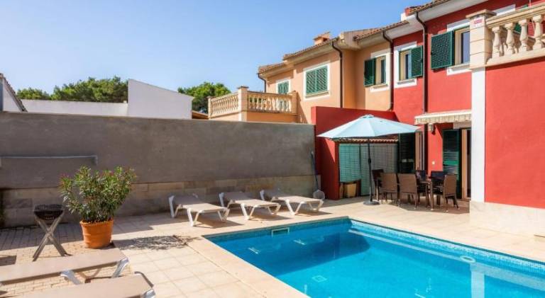 Ample vacation home with patio & pool | Suitable for remote work | Pets allowed — photo 5