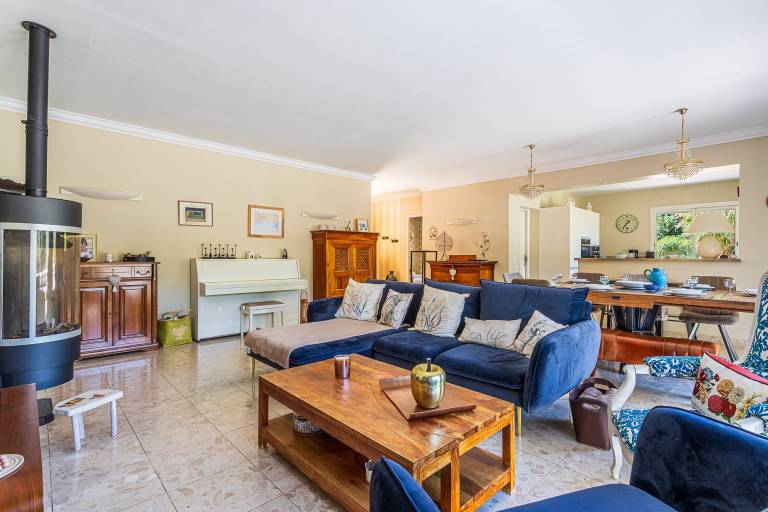 Child-friendly lovely villa with terrace, private pool & barbecue | Mountain view | Good for workation | Pet-friendly — photo 4