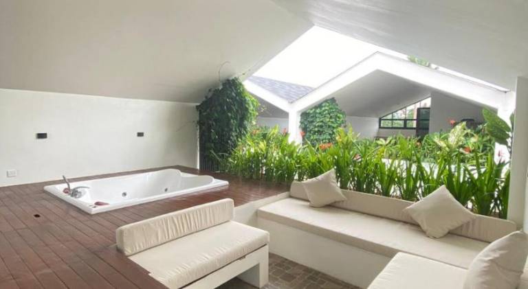 Rental apartment with hot tub in Canggu