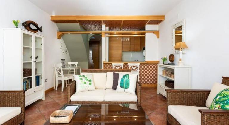 Fully equipped charming rental apartment with heated pool, yard & patio | Suitable for remote work | Pets allowed — photo 2