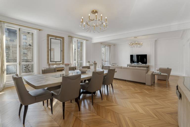 Luxury 5 Bed Residence - Opposite Arc de Triomphe — photo 3