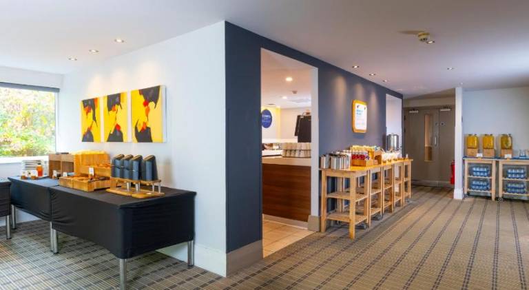 Holiday Inn Express Northampton - South By IHG — photo 4