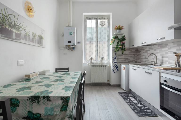Apartment 'Georgehouse Golfo Dei Poeti 5 Terre' with Wi-Fi — photo 2