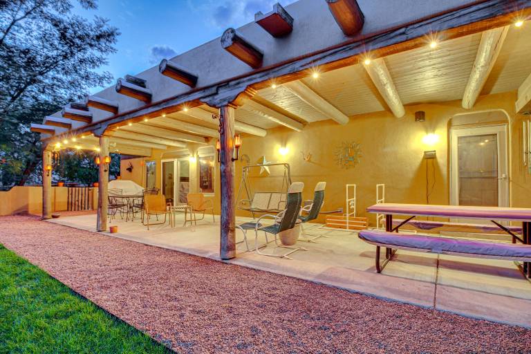Stunning Sandia Mtn Views: Rio Rancho Retreat — photo 2