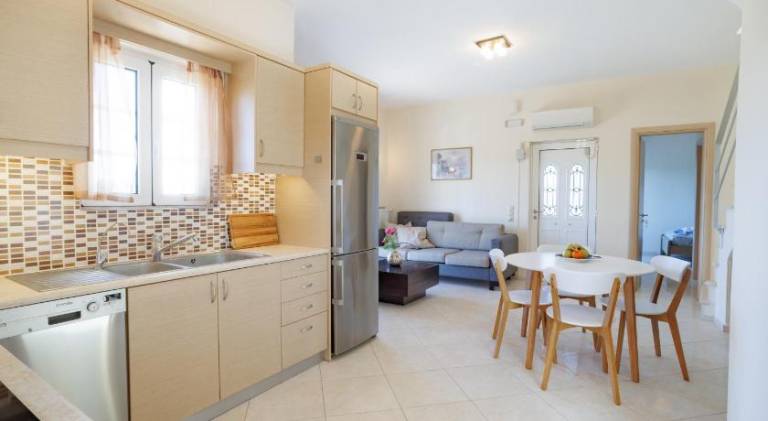 Fully equipped big villa with patio, private pool & BBQ | Pets allowed — photo 3