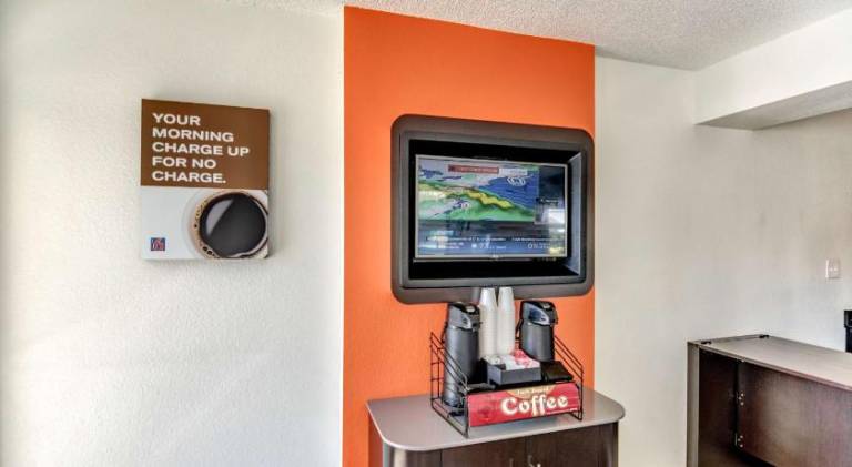 Motel 6 Stockton, CA - North — photo 5