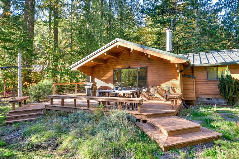 Rhododendron, Oregon vacation homes provide mountain adventure - HomeToGo