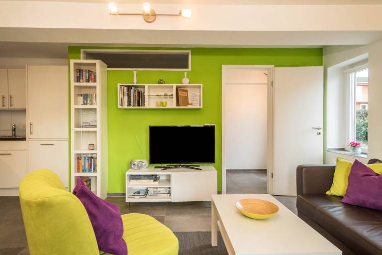 Beautiful rental apartment with patio & garden | Garden view | Next to the beach | Pets allowed in Tuebingen