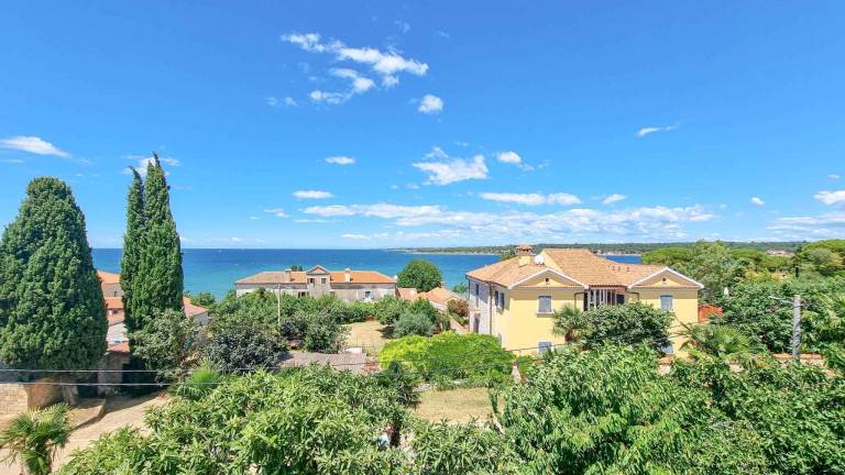 Holiday apartment with sea view, balcony and garden — photo 5
