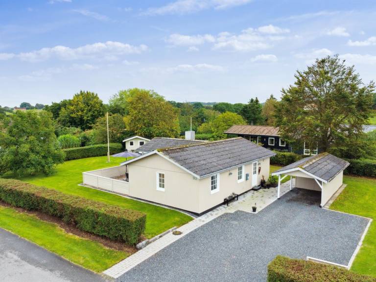 Child-friendly nice vacation home with garden & terrace | Close to the beach | Pets are welcome — photo 3