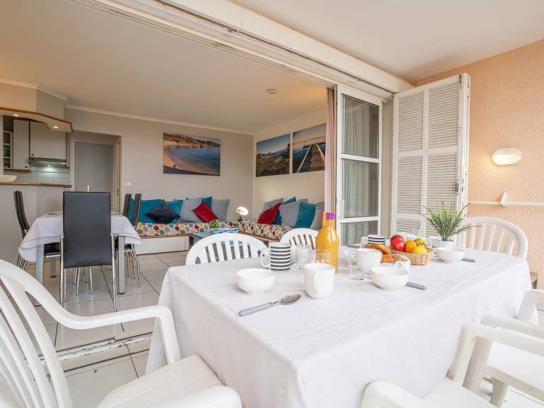 Children-friendly rental apartment with patio, pool & garden | Sea view | Pets are welcome — photo 2