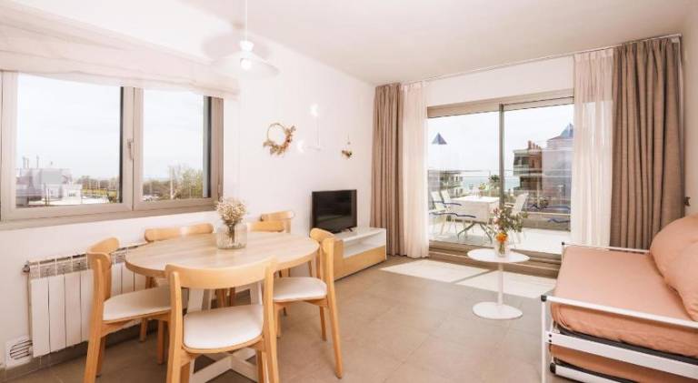 Rental apartment with terrace — photo 2