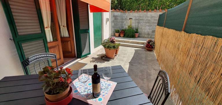 Family-friendly house with private pool, barbecue & yard | Pets are welcome — photo 4