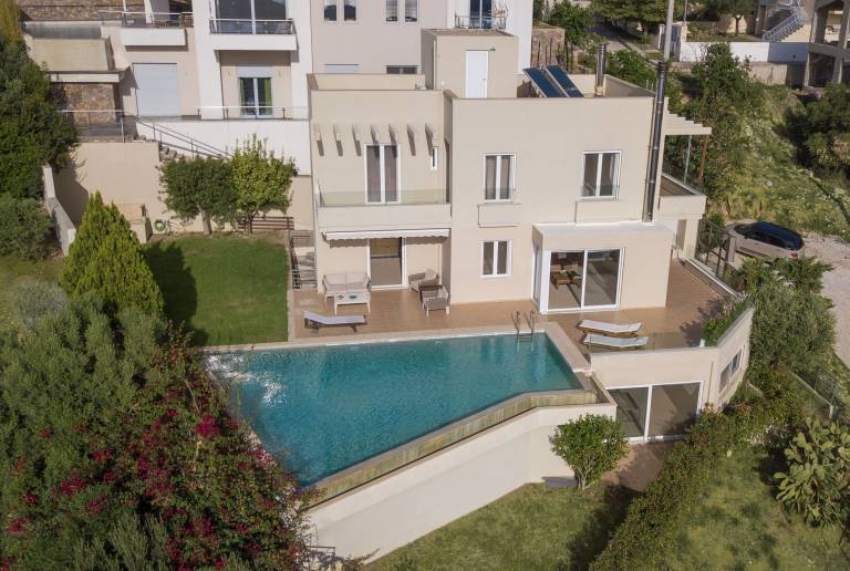 Βίλα Παραλία Σαρωνίδα