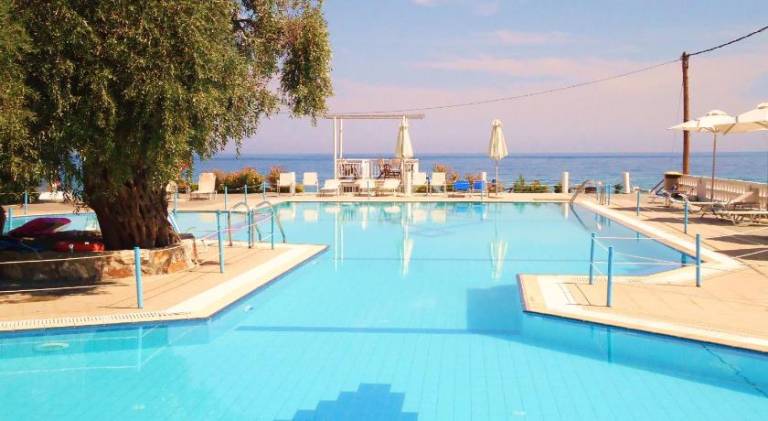 Maranton Beach Hotel — photo 2