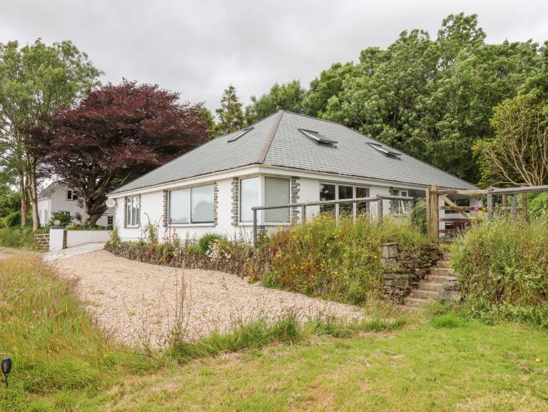 Children-friendly pleasant cottage with garden | Dogs allowed — photo 2
