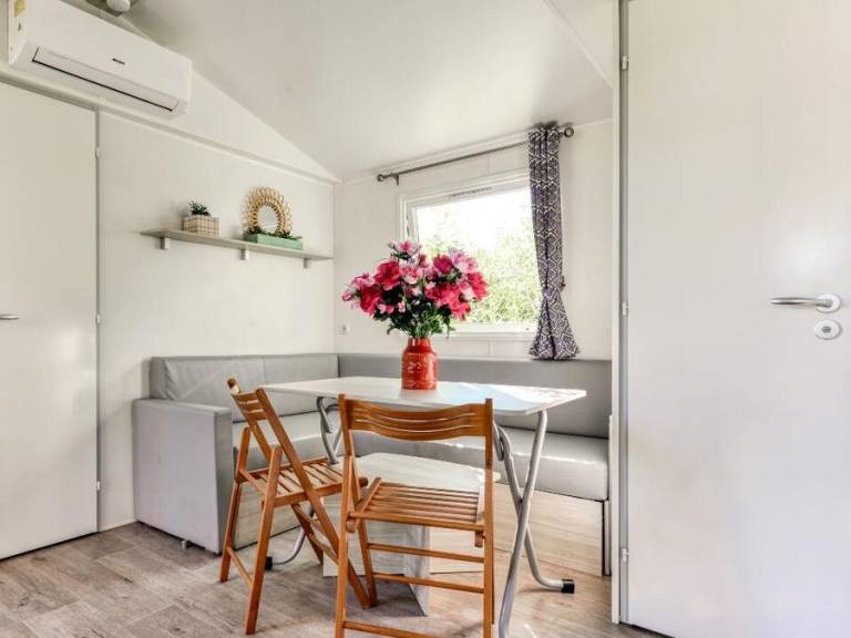 Mobile home with heated pool & terrace — photo 4