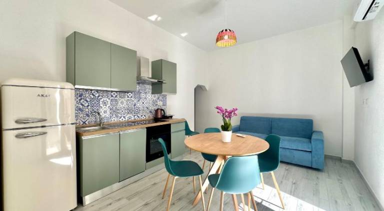 Holiday apartment with yard & terrace — photo 3