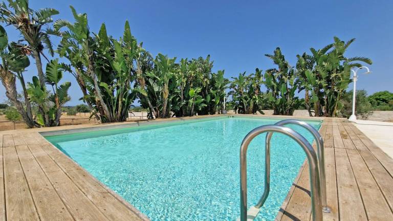 Villa with garden, BBQ & private pool | Dogs allowed — photo 5