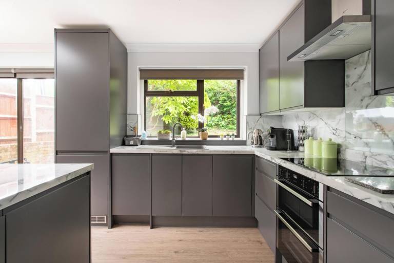 Apartment Chigwell