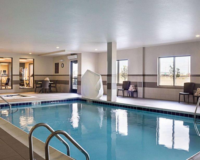 Comfort Suites Fargo Medical Center — photo 3