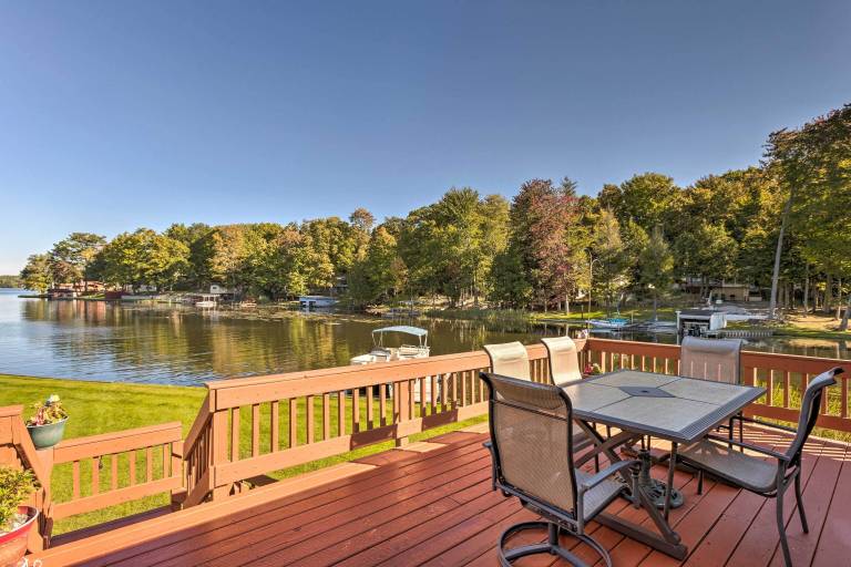 House  Hamlin Lake