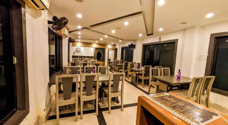 OYO 18409 HOTEL SUN CITY — photo 4