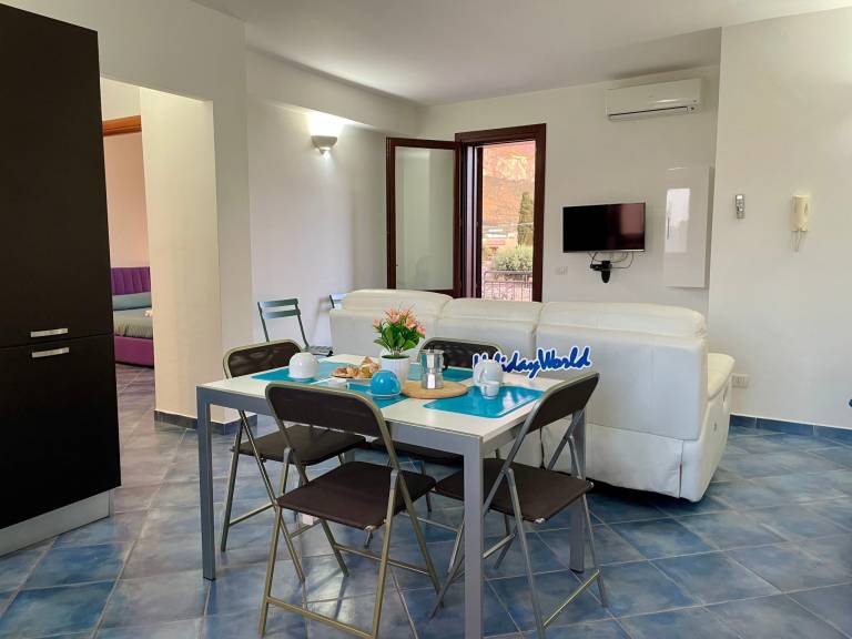 Rental apartment with patio — photo 2