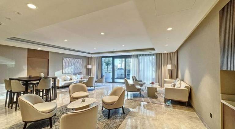 Apartment with garden, terrace & pool | Next to Burj Khalifa | Pet-friendly — photo 5