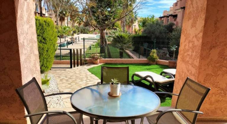Rental apartment with pool & yard in Vera
