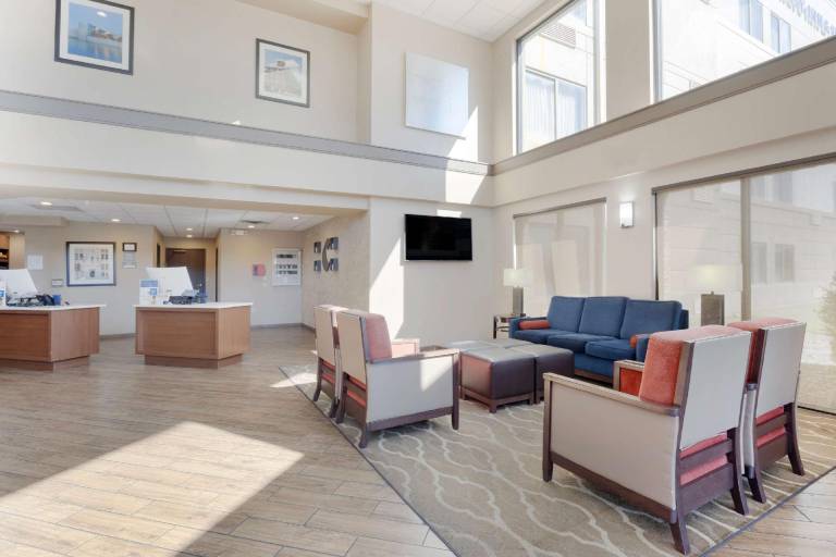 Comfort Inn & Suites Wichita Northeast — photo 4