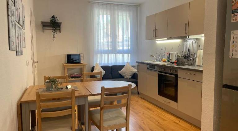 Rental apartment with barbeque, patio & garden — photo 3