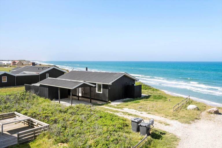 House with patio & grill | Sea view — photo 2
